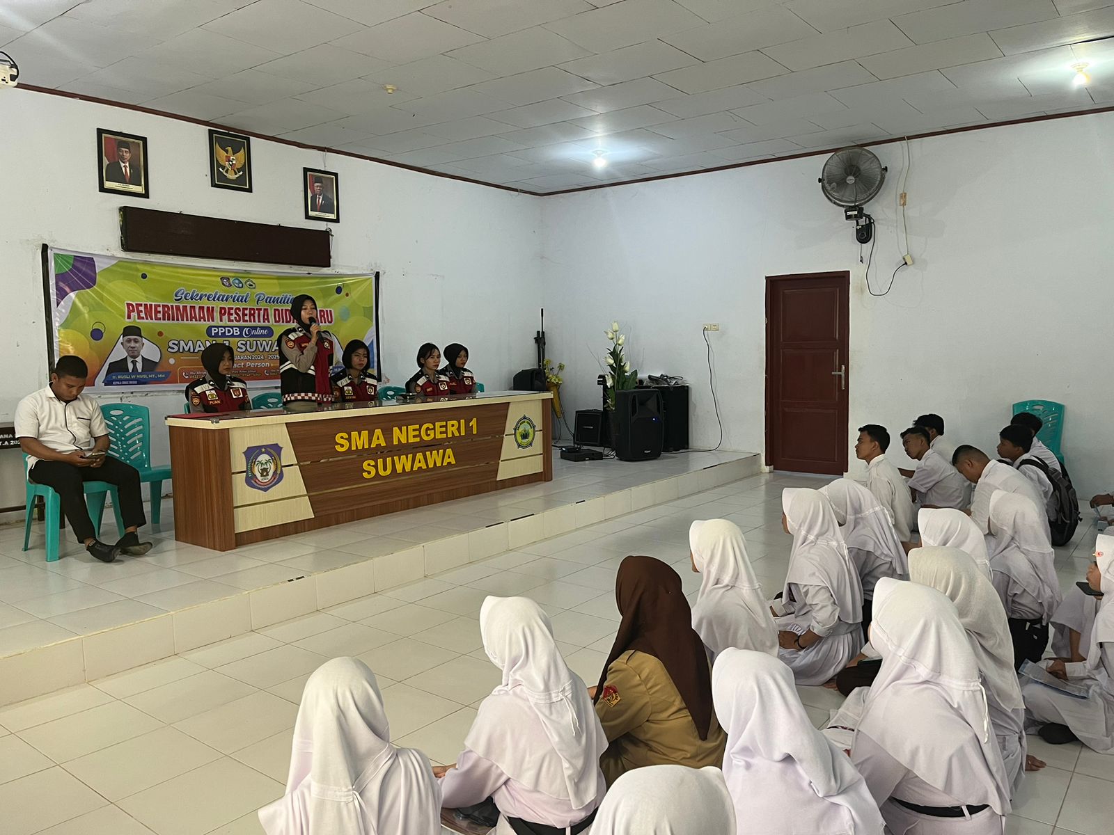 Polwan Dit Samapta Polda Gorontalo Goes To School: Pengaturan Lalu Lintas dan Himbauan kepada Siswa Siswi