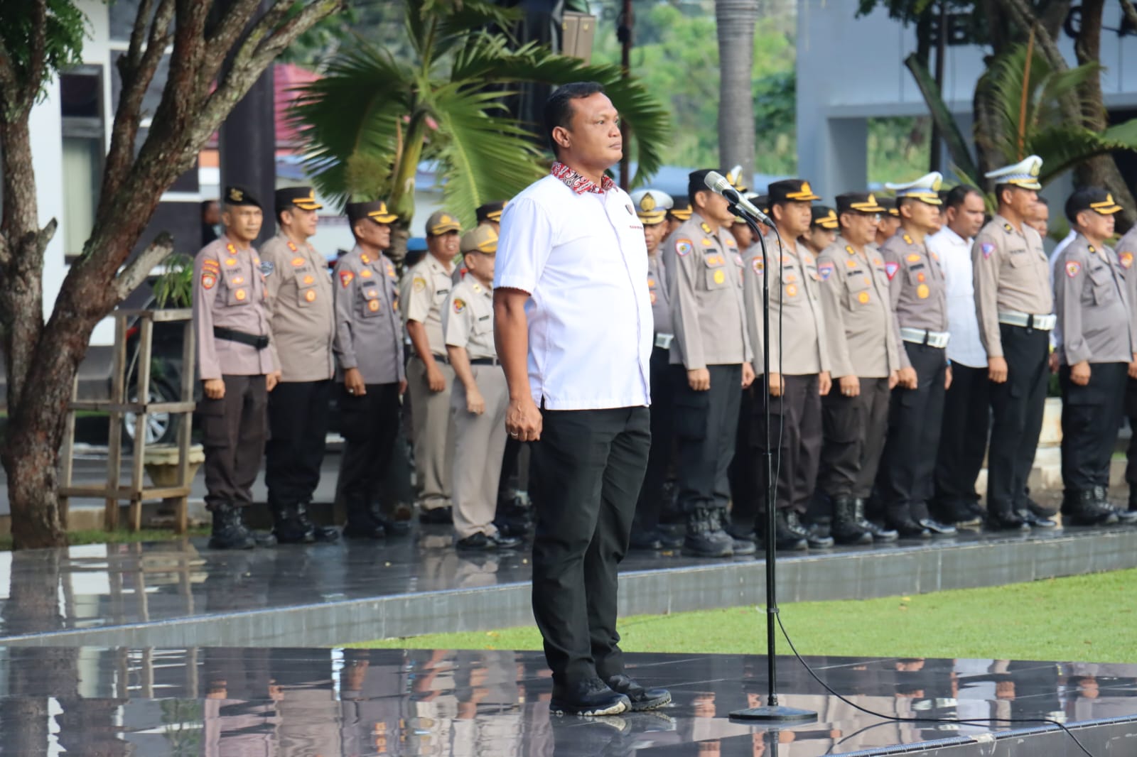 PIMPIN APEL GABUNGAN, DIR RESKRIMUM POLDA GORONTALO TEKANKAN PENTINGNYA DISIPILIN DAN PROFESIONALISME DALAM MENJALANKAN TUGAS